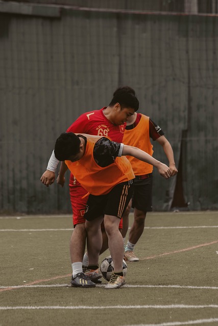 更是对个人